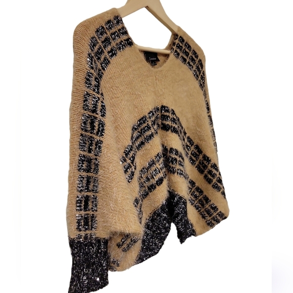 Lumiere Beige & black ultra soft fuzzy sequin dolman sweater Size S - Picture 4 of 12
